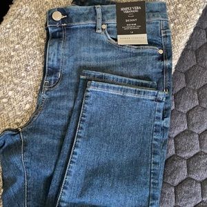 Simply Vera Wang Skinny Jeans